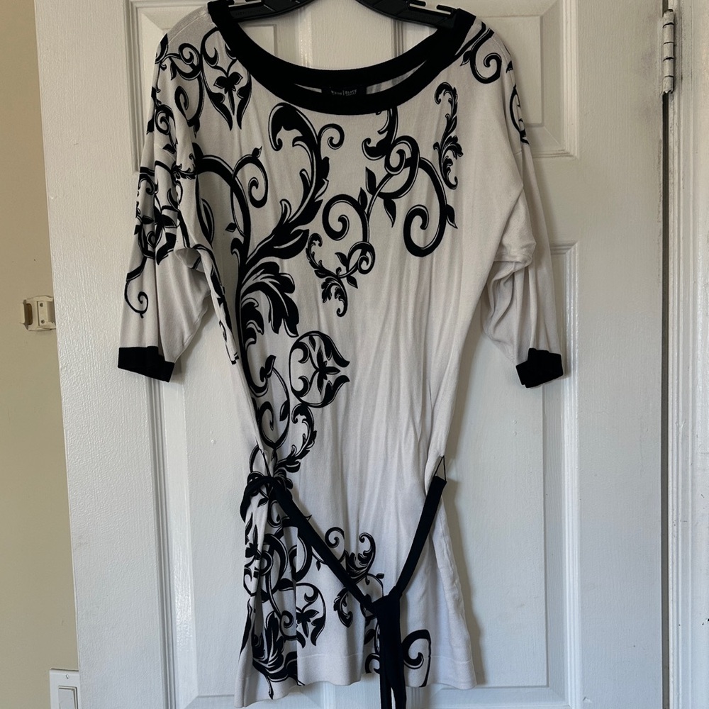 White House Black Market Monochrome Knit Top